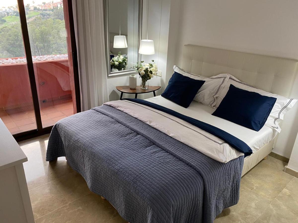15 First Line Penthouse With Wonderful Seaview Near Duquesa Golf Manilva Andalucia Daire Dış mekan fotoğraf